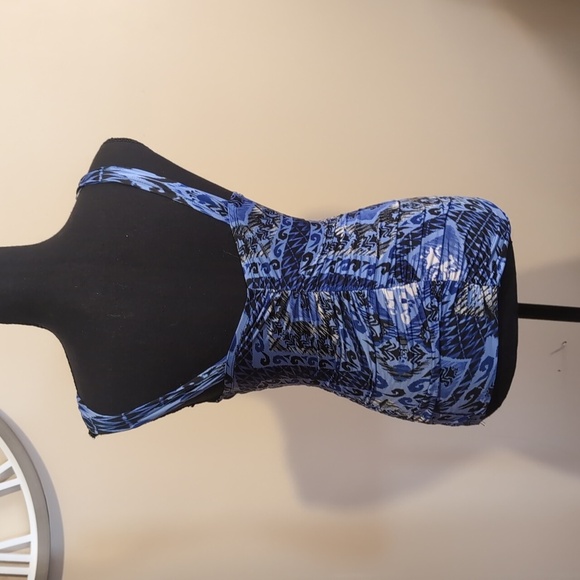 XOXO Blue and Black Fitted Camisole with Cut Lace Front Panel - Picture 3 of 6